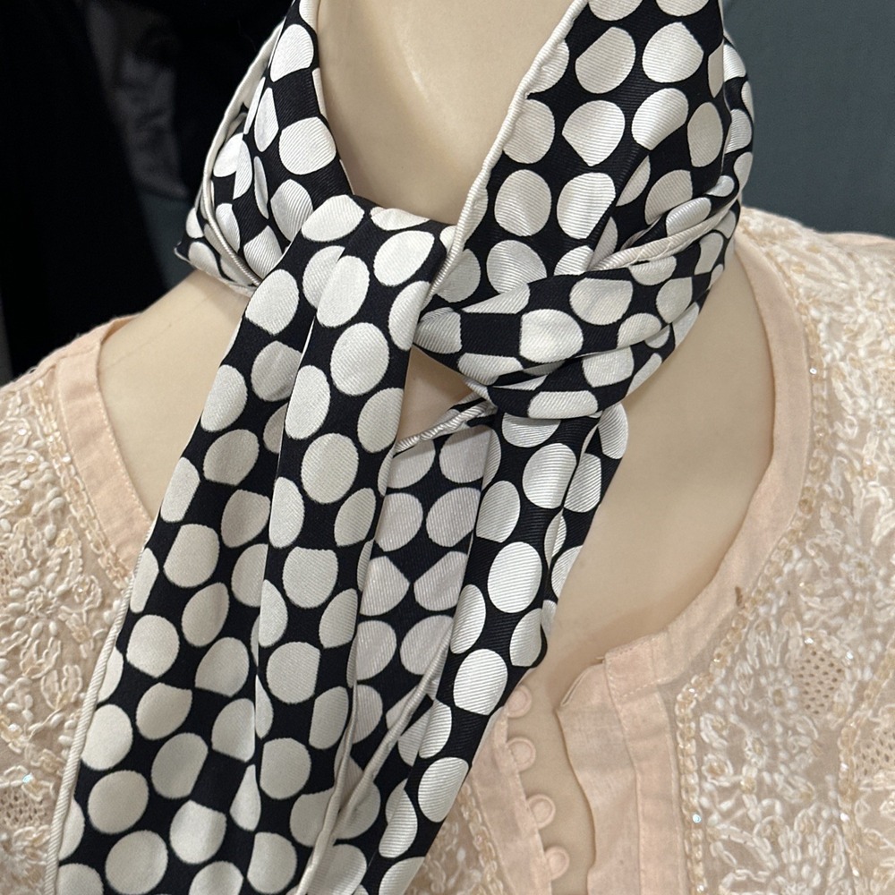 Gucci 100% Silk Scarf Classic White Black Polka Dots Italy Diamond Shape - Picture 5 of 7